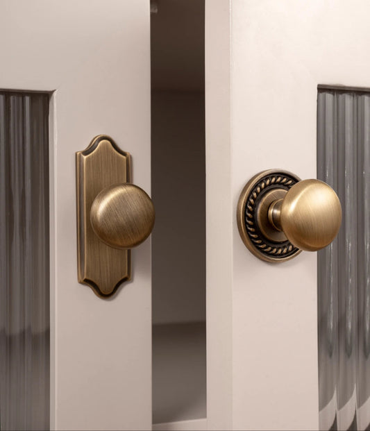 Antique Brass Cabinet Handles with Backplate Solid Bronze Vintage Wardrobe Pulls Kitchen Cupboard Door Knobs Furniture Handle