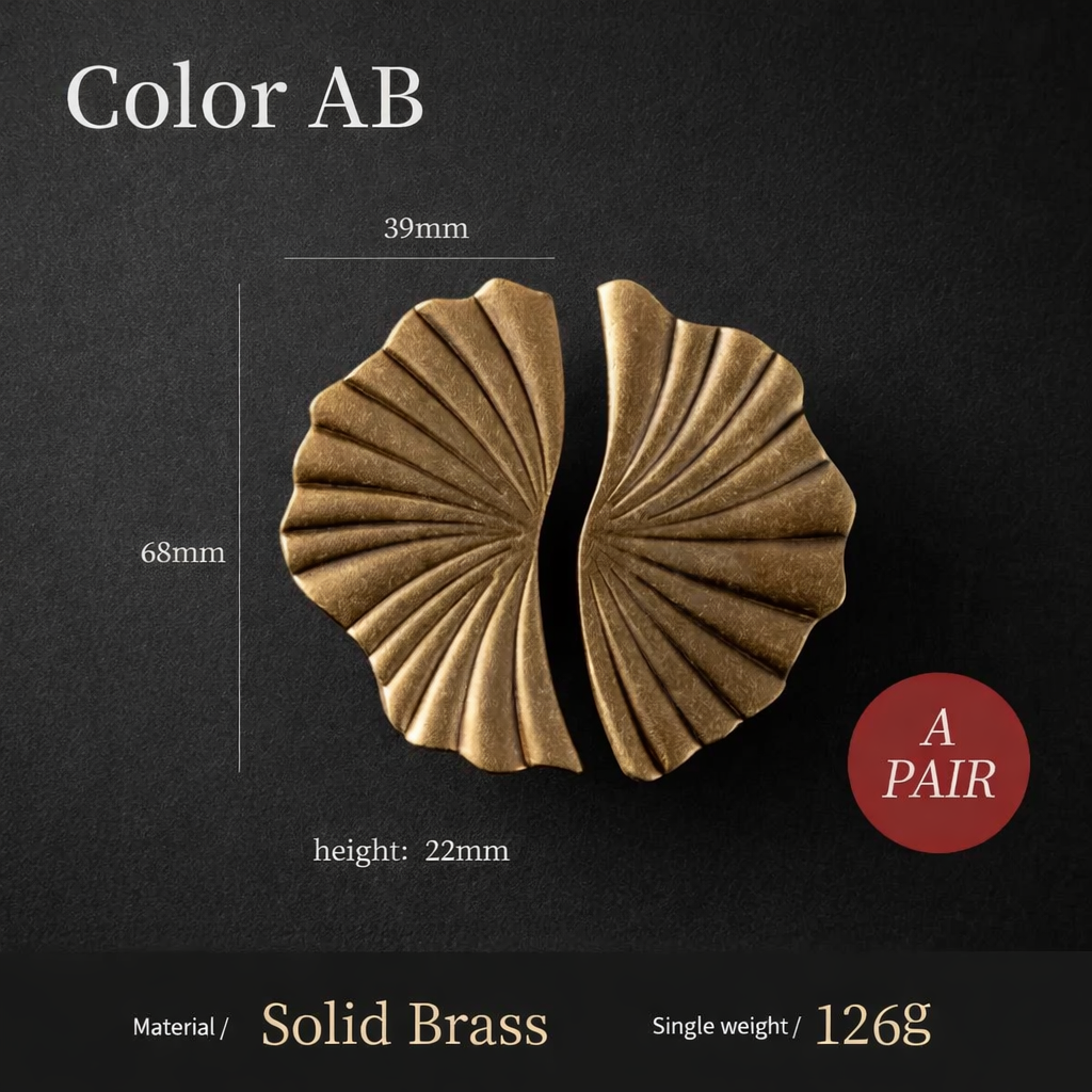 Detailopname van de massief messing afwerking van de Aurel vintage schelpgreep in de kleur brons.