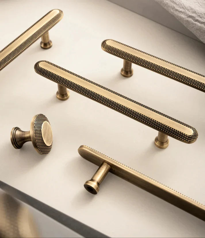 Goud, Brons of Chroom? Zo kies je de juiste finish voor jouw interieur