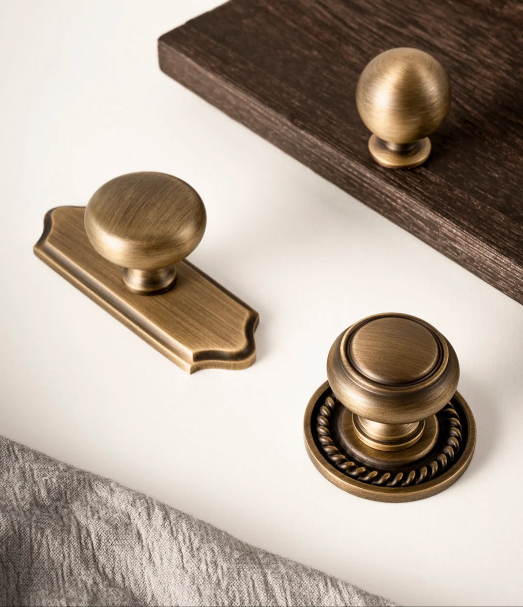 Antique Brass Cabinet Handles with Backplate Solid Bronze Vintage Wardrobe Pulls Kitchen Cupboard Door Knobs Furniture Handle