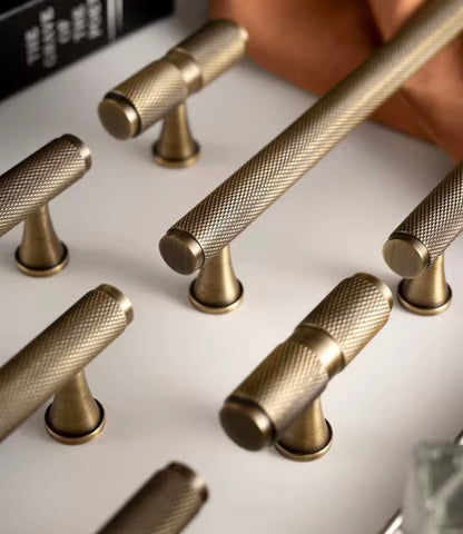 Luxe bronzen kastgreep met diamantstructuur - messing
