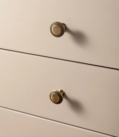 Antieke Messing T-Bar Kastgrepen met Knurled Grid – Vintage Bronzen Keukenaccessoires