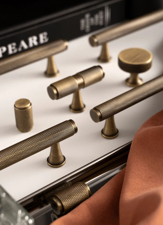 Luxe bronzen kastgreep met diamantstructuur - messing