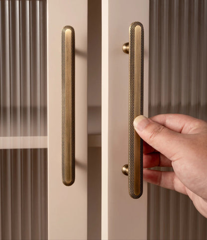Antieke Messing T-Bar Kastgrepen met Knurled Grid – Vintage Bronzen Keukenaccessoires