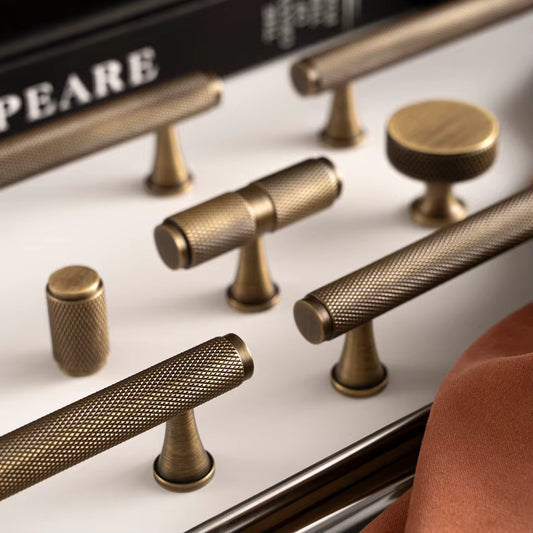 Luxe bronzen kastgreep met diamantstructuur - messing